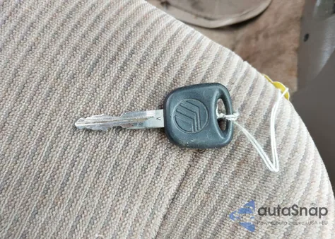 2000 Mercury Mystique Gs from USA, damaged, VIN 1MEFM6533YK613961